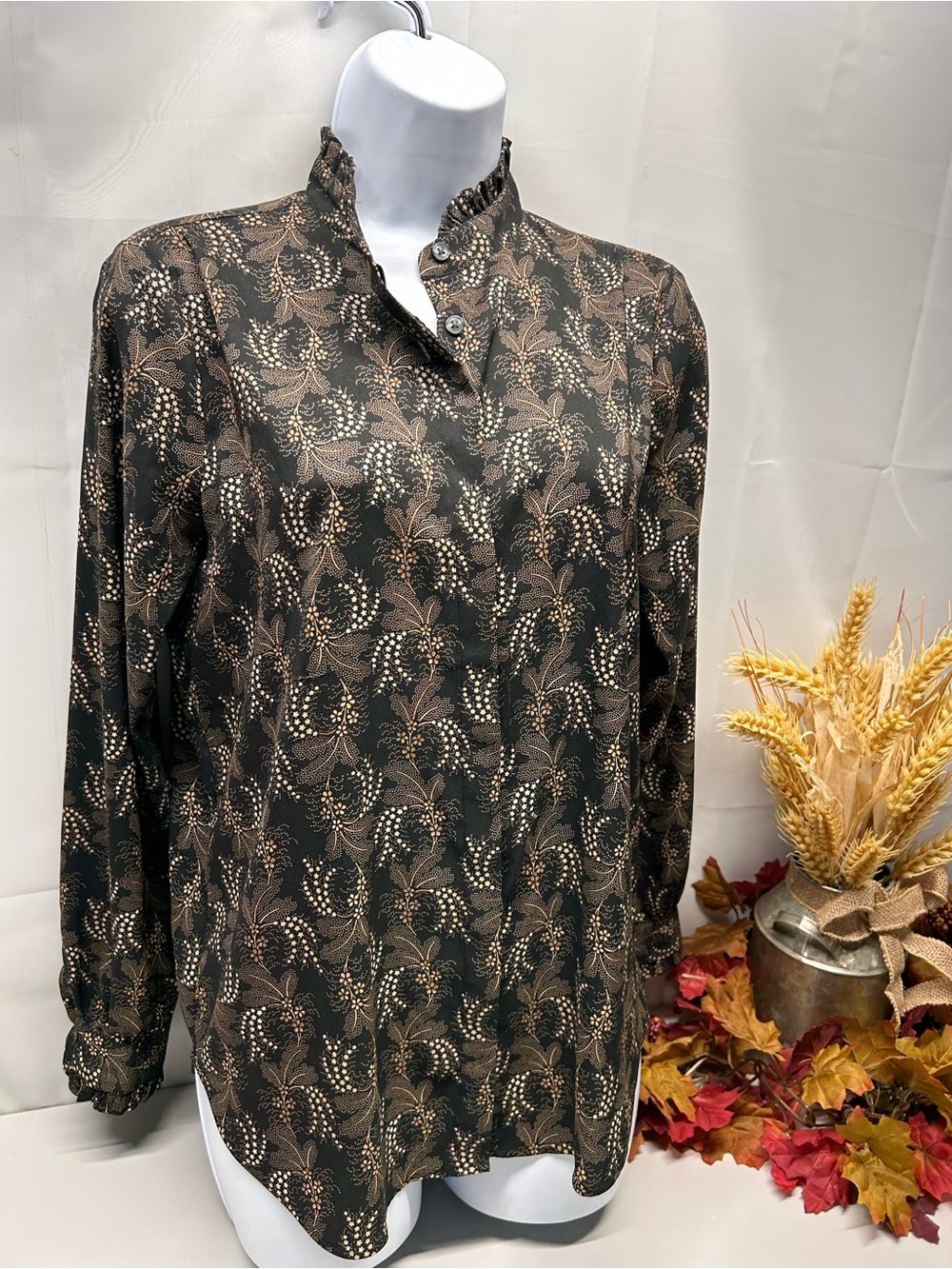 Ann Taylor Black Long-Sleeve Button-Neck Shirt with Brown Botanical Print